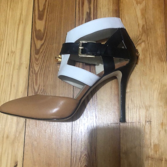 Micheal Kors Heels - Picture 5 of 6